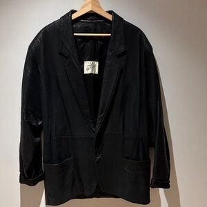 Yesterday I Was an XS… Next Day I Bought a L/XL Vintage Leather Coat